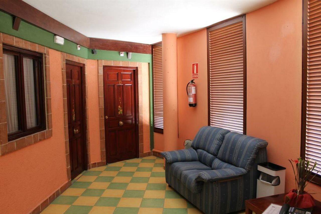 Leon Dormido Rooms & Apartments Polop Buitenkant foto